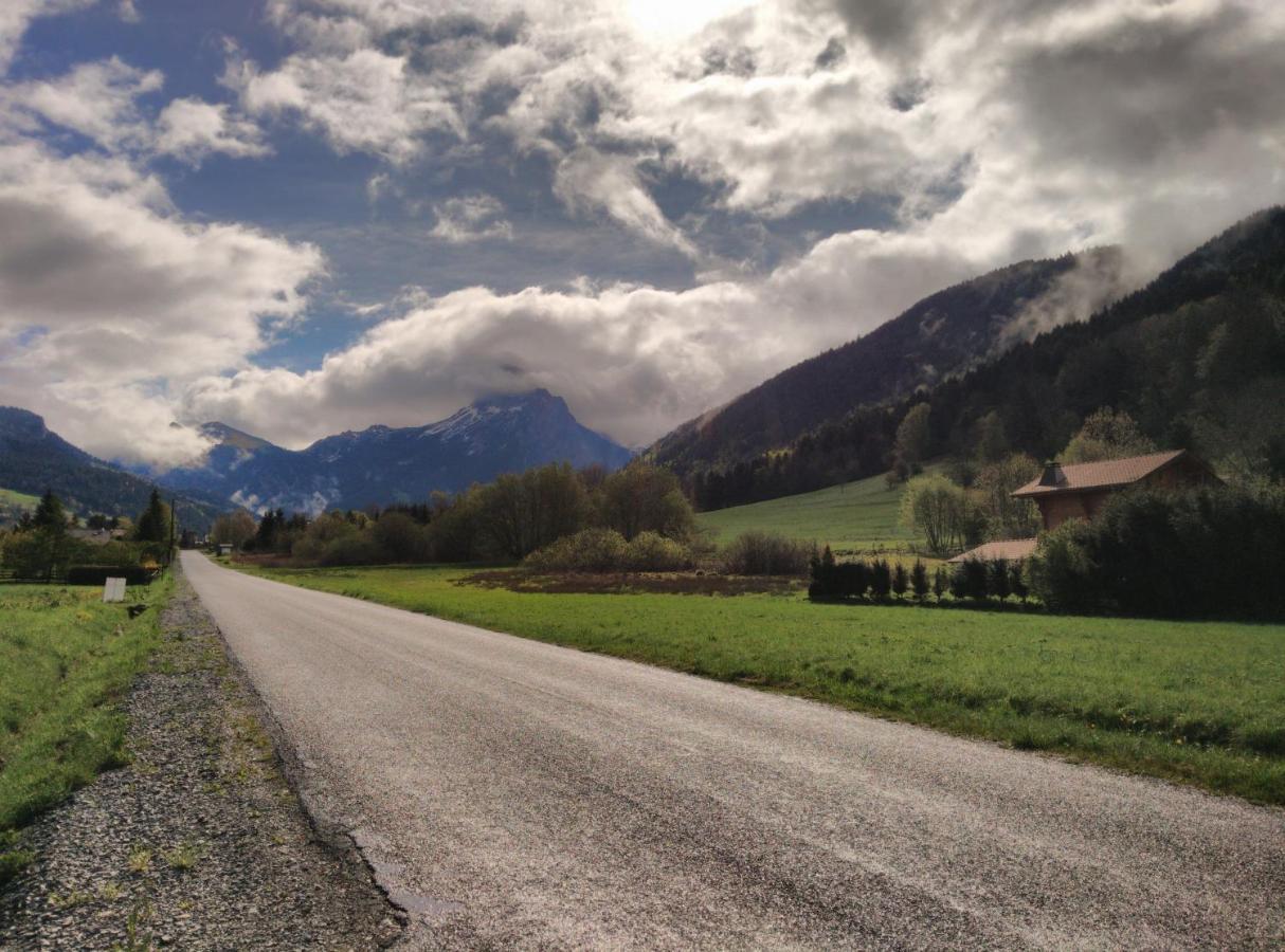 Appartement T2 A Bernex Avec Wifi, Vue Sur Montagne Exterior foto